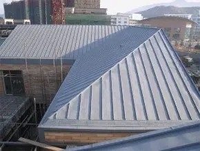 Q235 μόνιμη συντήρηση στεγών μετάλλων ραφών 50mm PU πλαισιώνοντας επιτροπές