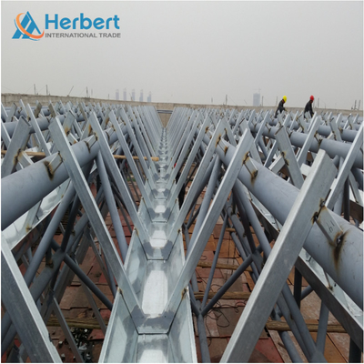 Η στέγη S235JR Premade Gambrel δένει Punching 30 FT για τον τοίχο κουρτινών