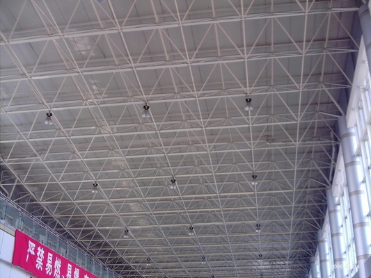 Prefab PU στέγη 950mm οικοδόμησης δομών ζευκτόντων πλαισίων στεγών διαστημική μια υπηρεσία στάσεων