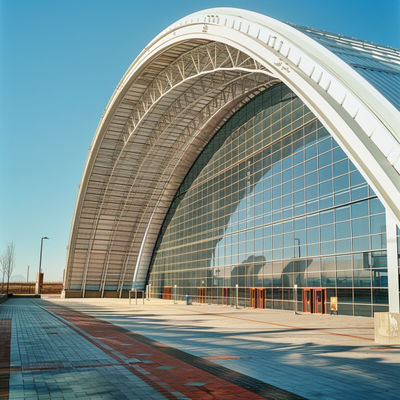 Μεγάλης κλίμακας δομές από χάλυβα για την αποτελεσματική κατασκευή σιδηροδρομικών σταθμών.