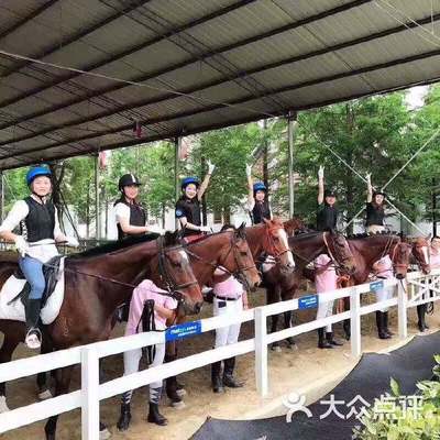 Ελαφρύ χάλυβα δομή κτίριο για εσωτερικό άθλημα ιππασίας αλόγων